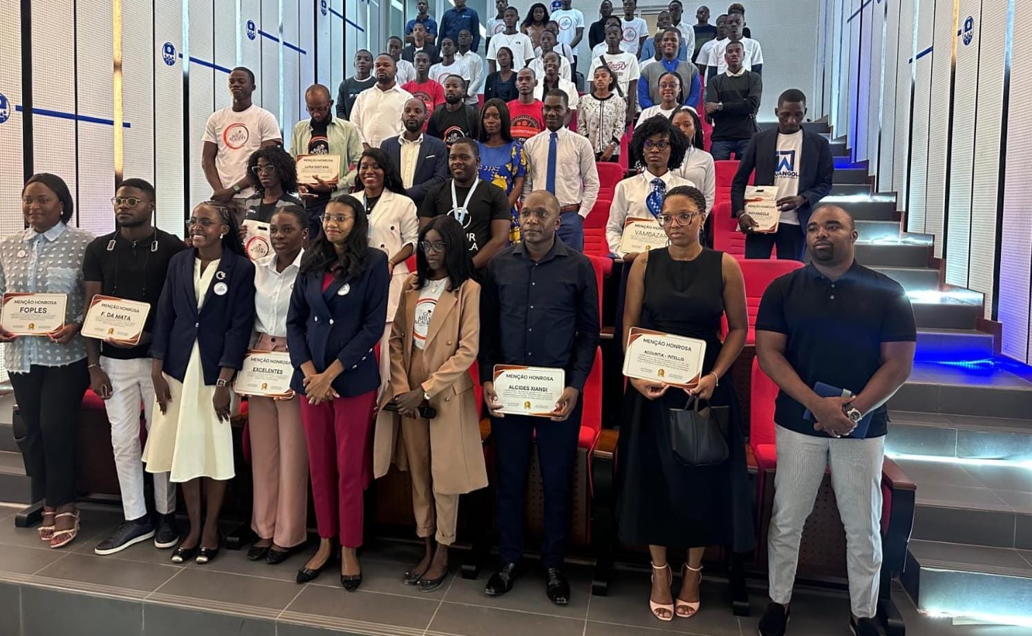 Programa "Educar para Mudar" forma mais de 100 jovens angolanos